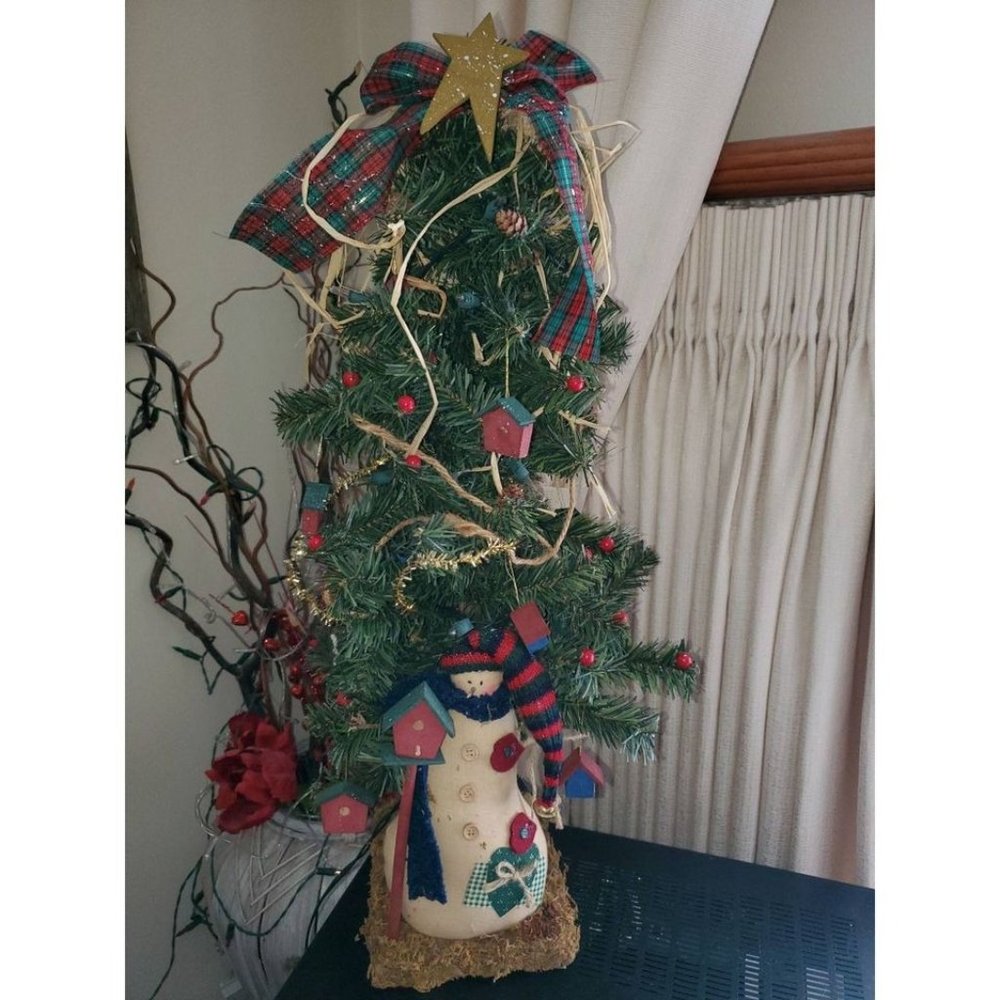Handmade Lighted Tabletop Holiday/Christmas Tree with Wood Birdhouse Ornaments